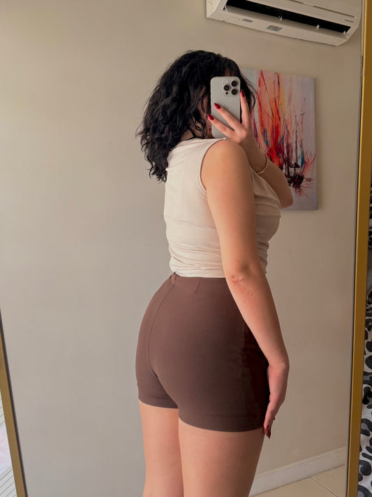 Kahverengi Tokalı Kadın Şort Etek
