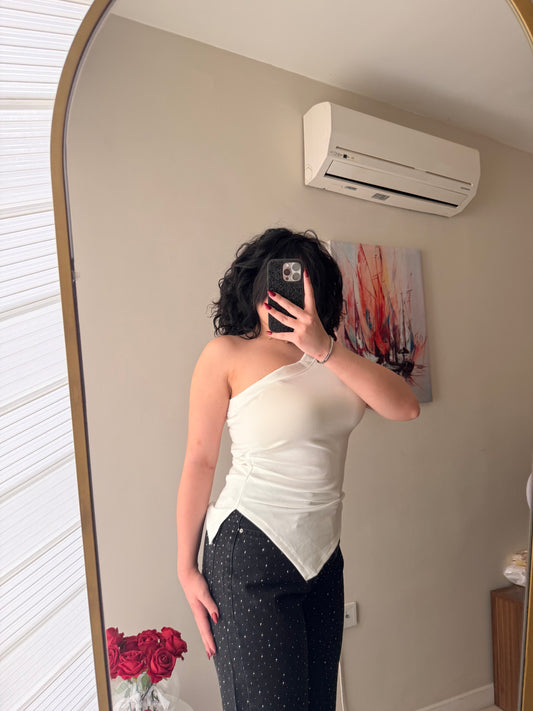 Beyaz Asimetrik Kesim Kadın Bluz