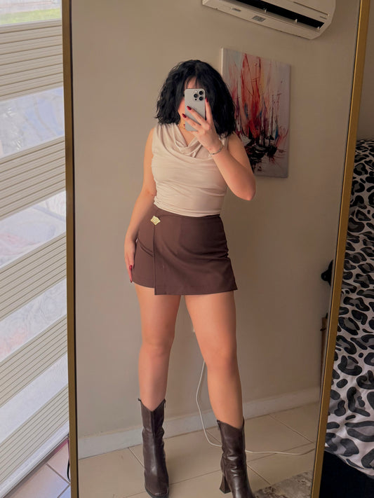 Kahverengi Tokalı Kadın Şort Etek